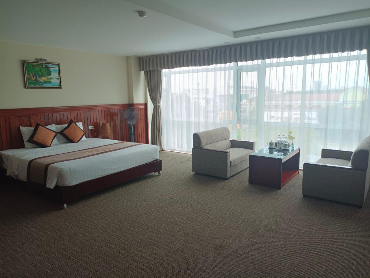 Vinh Plaza Hotel Екстериор снимка